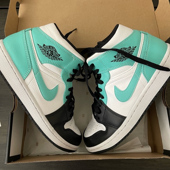 Nike Air Jordan 1 Mid ; TROPICAL TWIST; Size US 8 - Picture 6 of 6